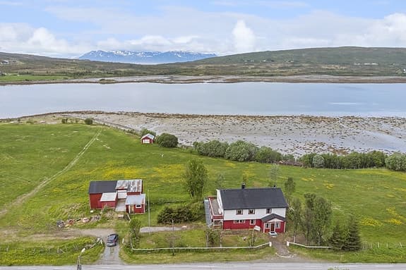 Lenangsveien 2402, 9068 Nord-Lenangen
