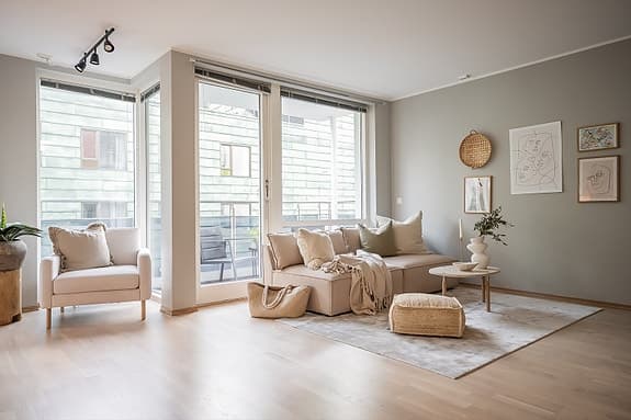 Sentral & moderne 2-roms selveier i 4. etg, med sørvendt balkong | Felles takhage | Lave felleskostnader