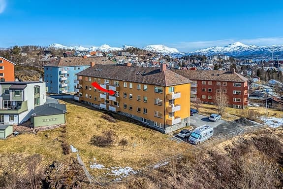 Velholdt leilighet med 2 soverom - Parkering - Varme og varmtvann inkludert