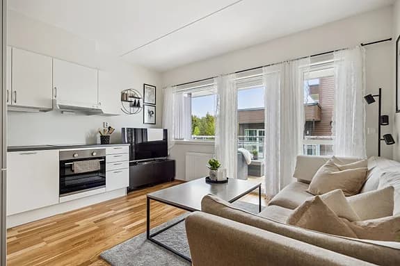 Lekker & moderne 2-roms fra 2022 i 3.etg. med p-plass i p-kjeller, sørvendt balkong, heis og fjernvarme. IN-ordning.