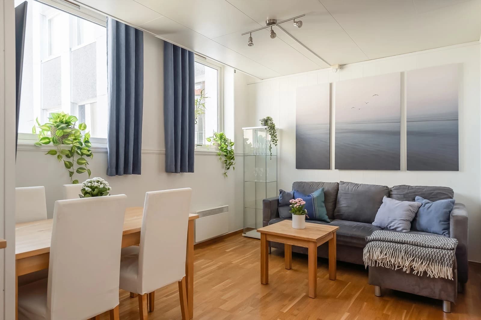 Sentral 3-roms selveierleilighet m/utsikt & sentral beliggenhet nært NTNU & BI | Lav felleskost. | Heis, bod & parkering