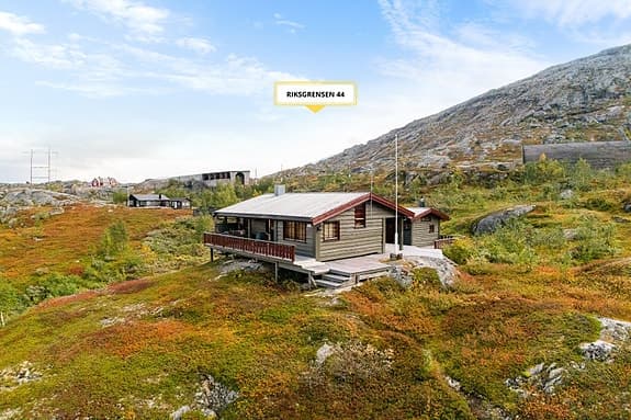 BUD MOTTATT - Fritidsbolig med anneks, strøm og flott utsikt på Bjørnfjell - nær Riksgrensen