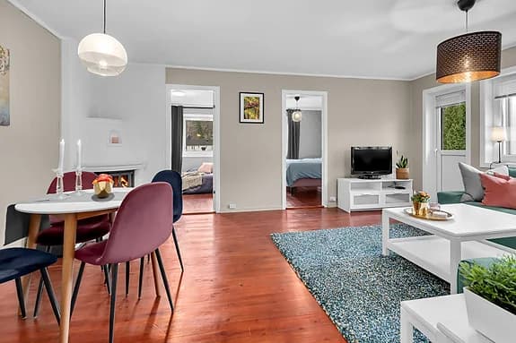 NYHET-VISN 8/12 | Lys og innbydende 3-roms leilighet | Solrik balkong | Sentral beliggenhet | Ingen dok.avgift!